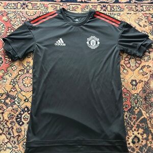 Manchester United training top
